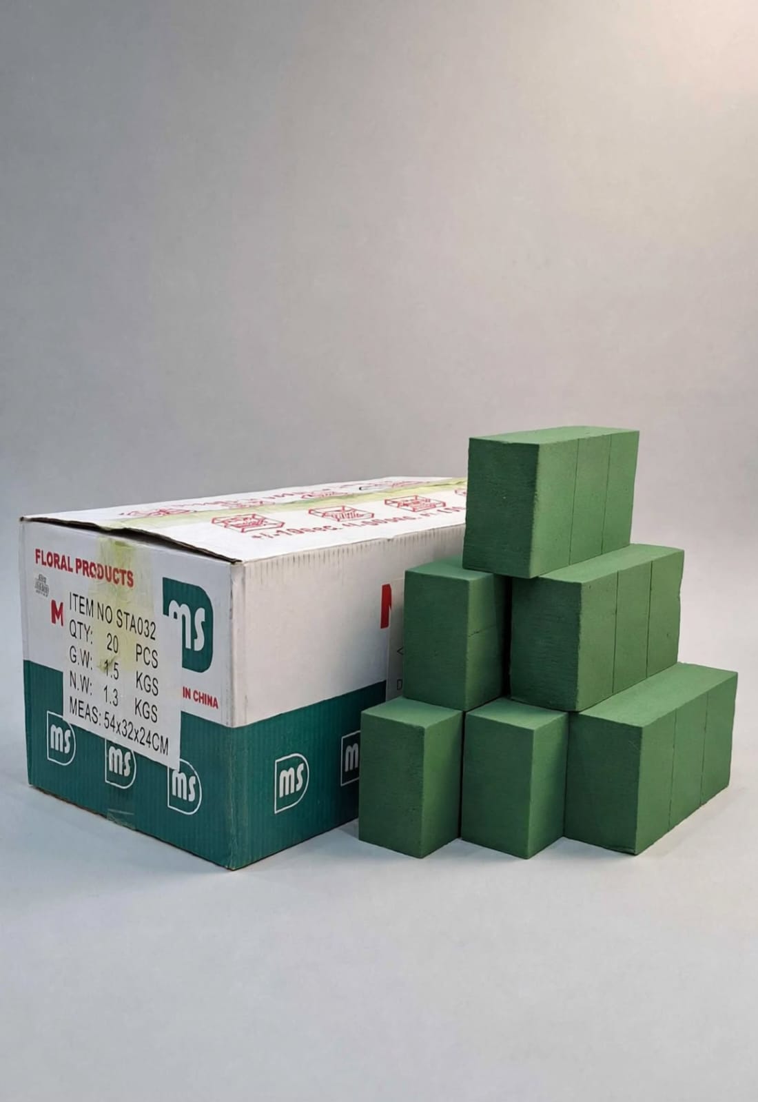 Natural flower foam, 23 cm, 20 pieces